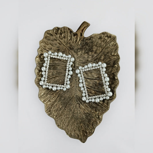 Hazel Pearl Earring