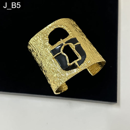 Sculpted Icon Handcuff - B5