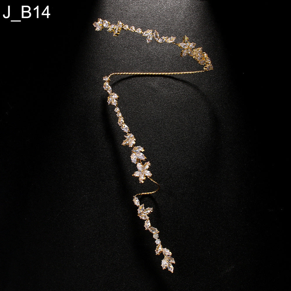 Elara Hand Vine - B14