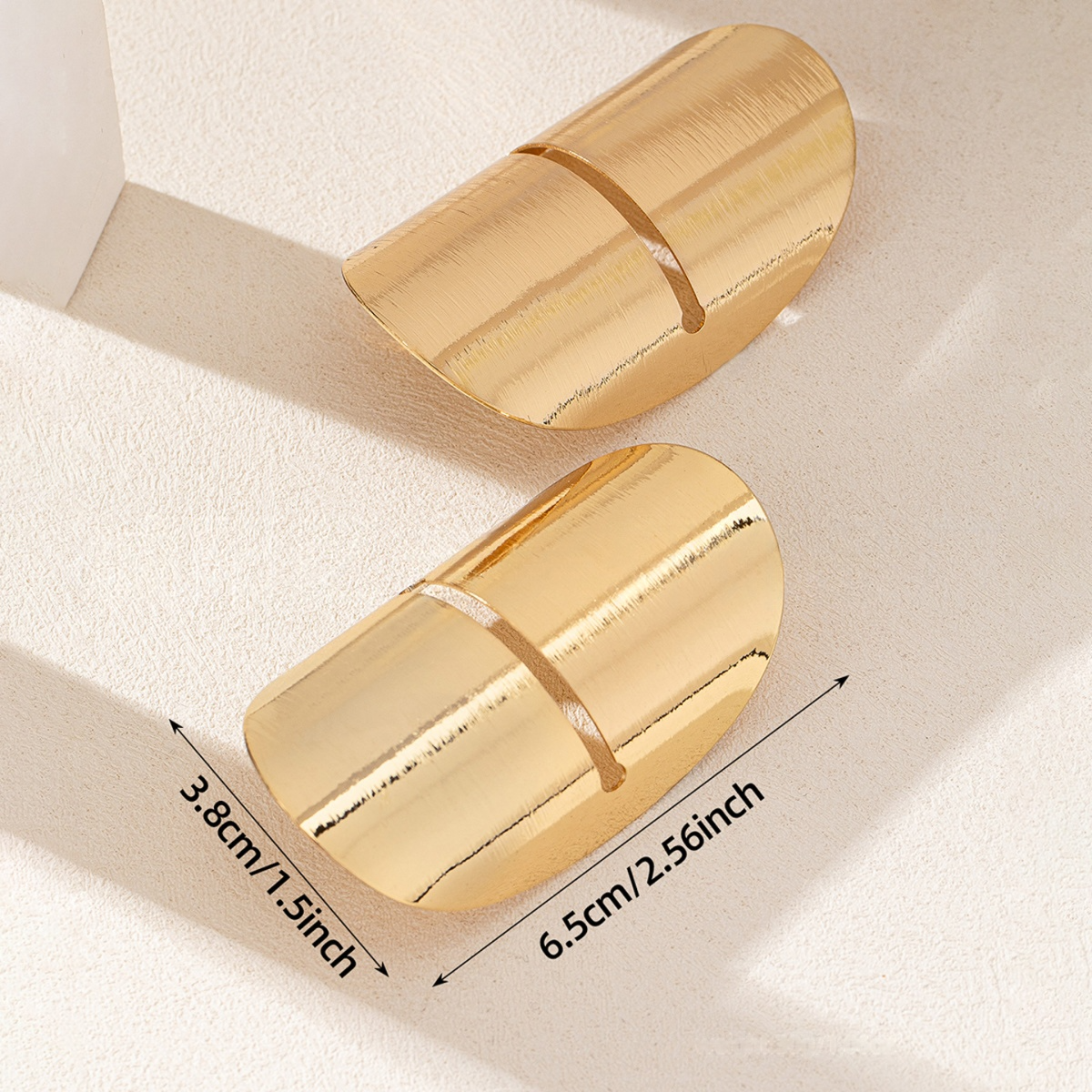 Iris Arch Earring