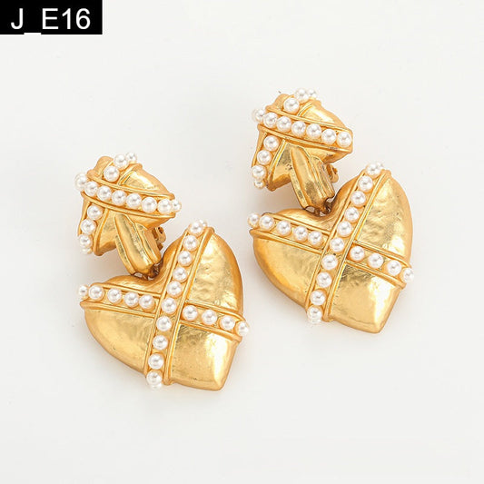 Venetian Seal Earring - E16
