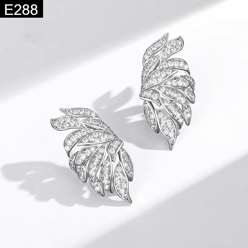 Sparkling Leaf Zirconia Earcuff - E288