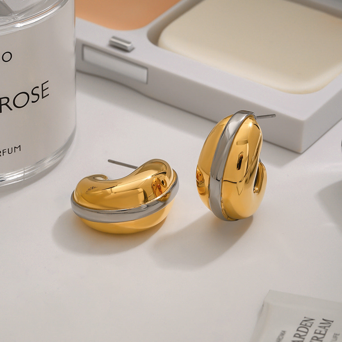 Fluid Curve Earring