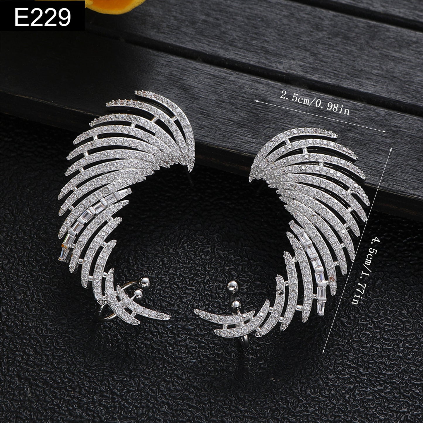 Icarus Rising Earcuff - E229