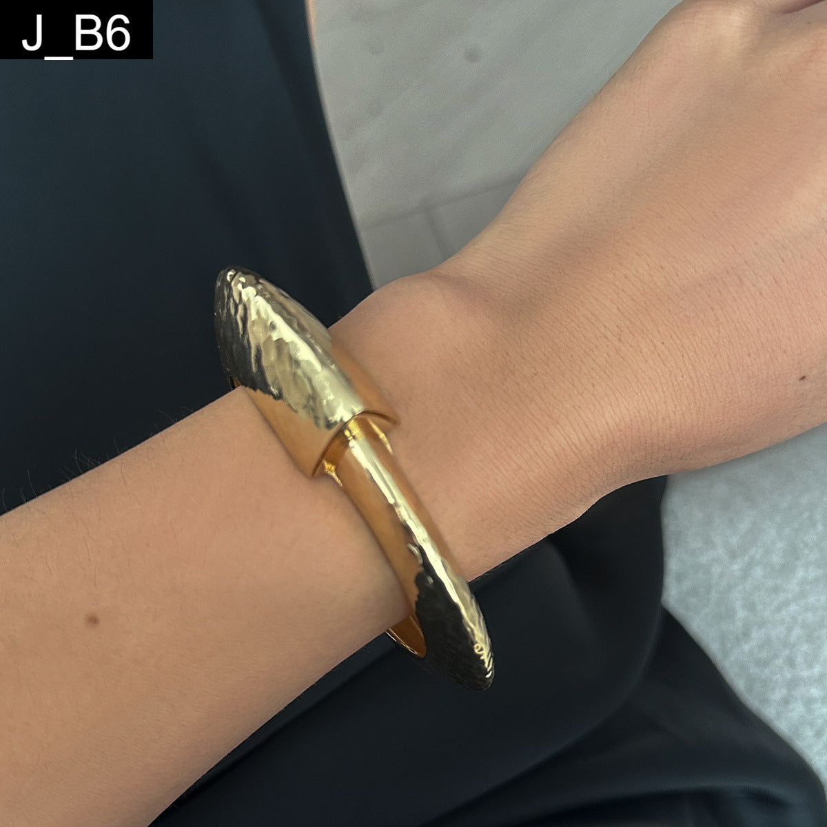 Helios Hammered Handcuff - B6