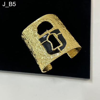 Sculpted Icon Handcuff - B5