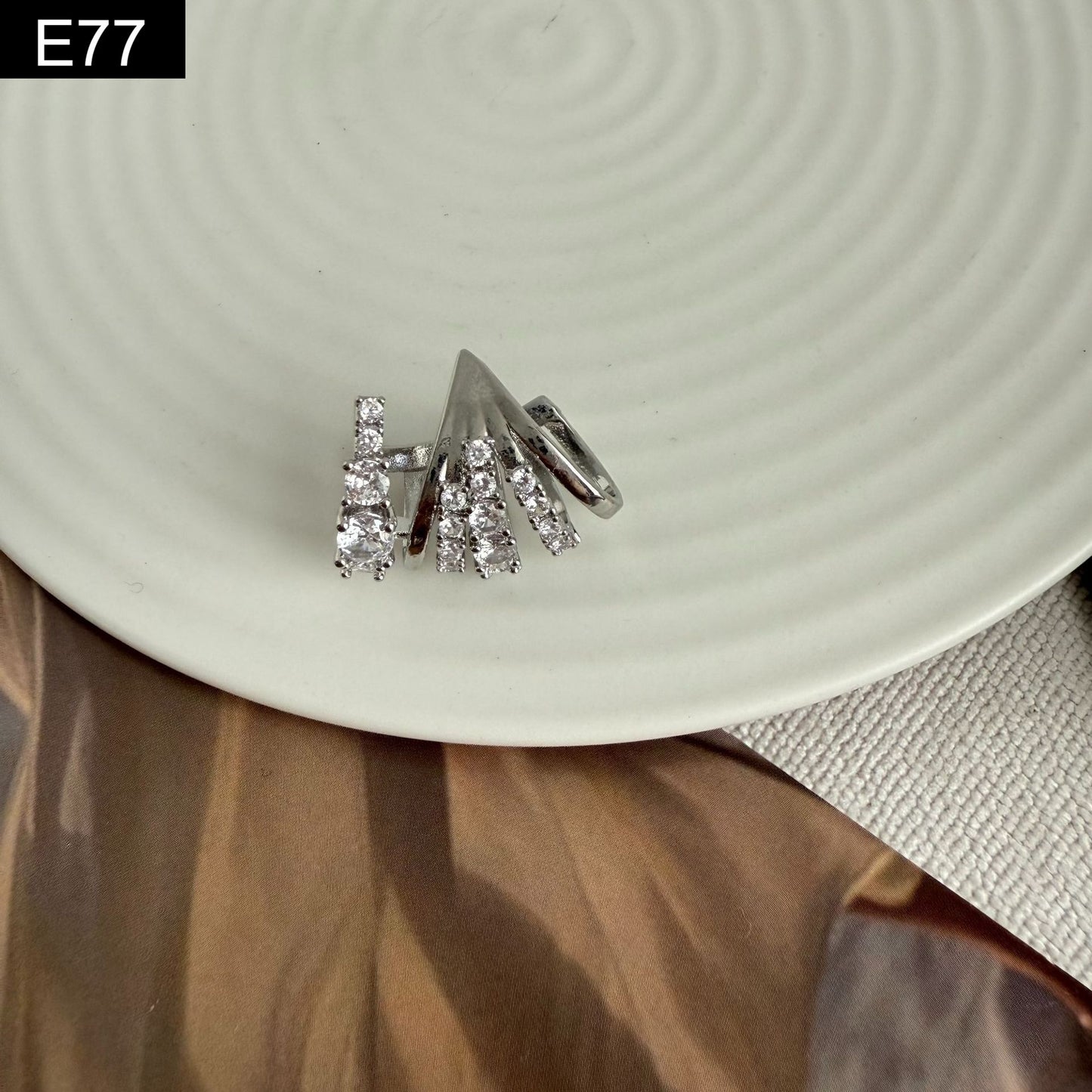 Glacial Echelon Earcuff - E77