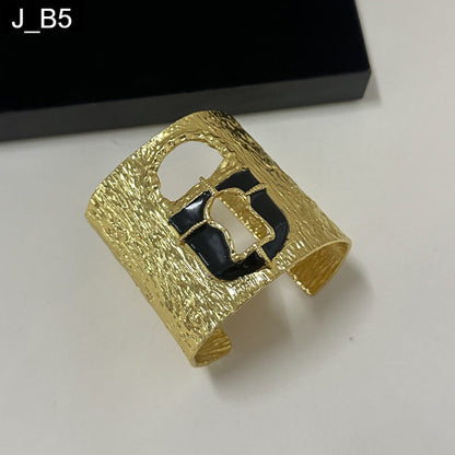 Sculpted Icon Handcuff - B5