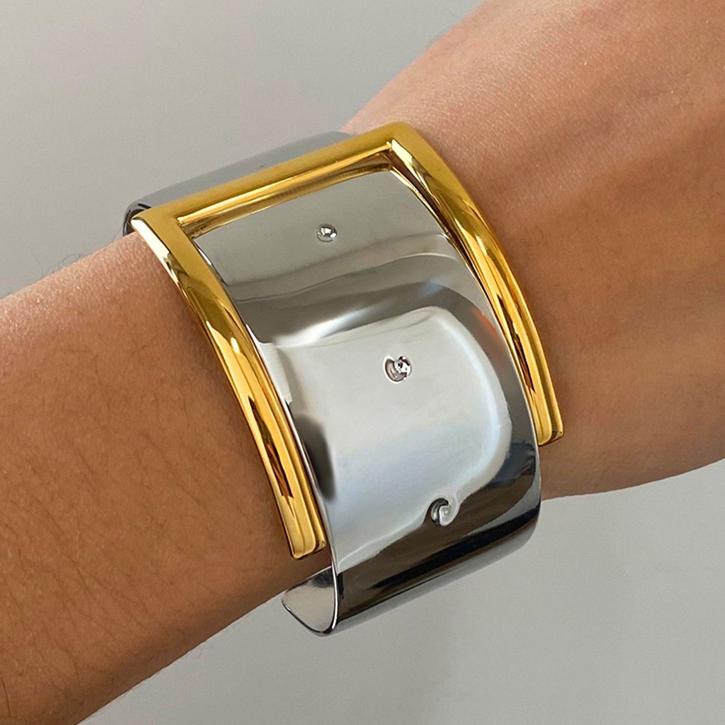 Nexus Handcuff