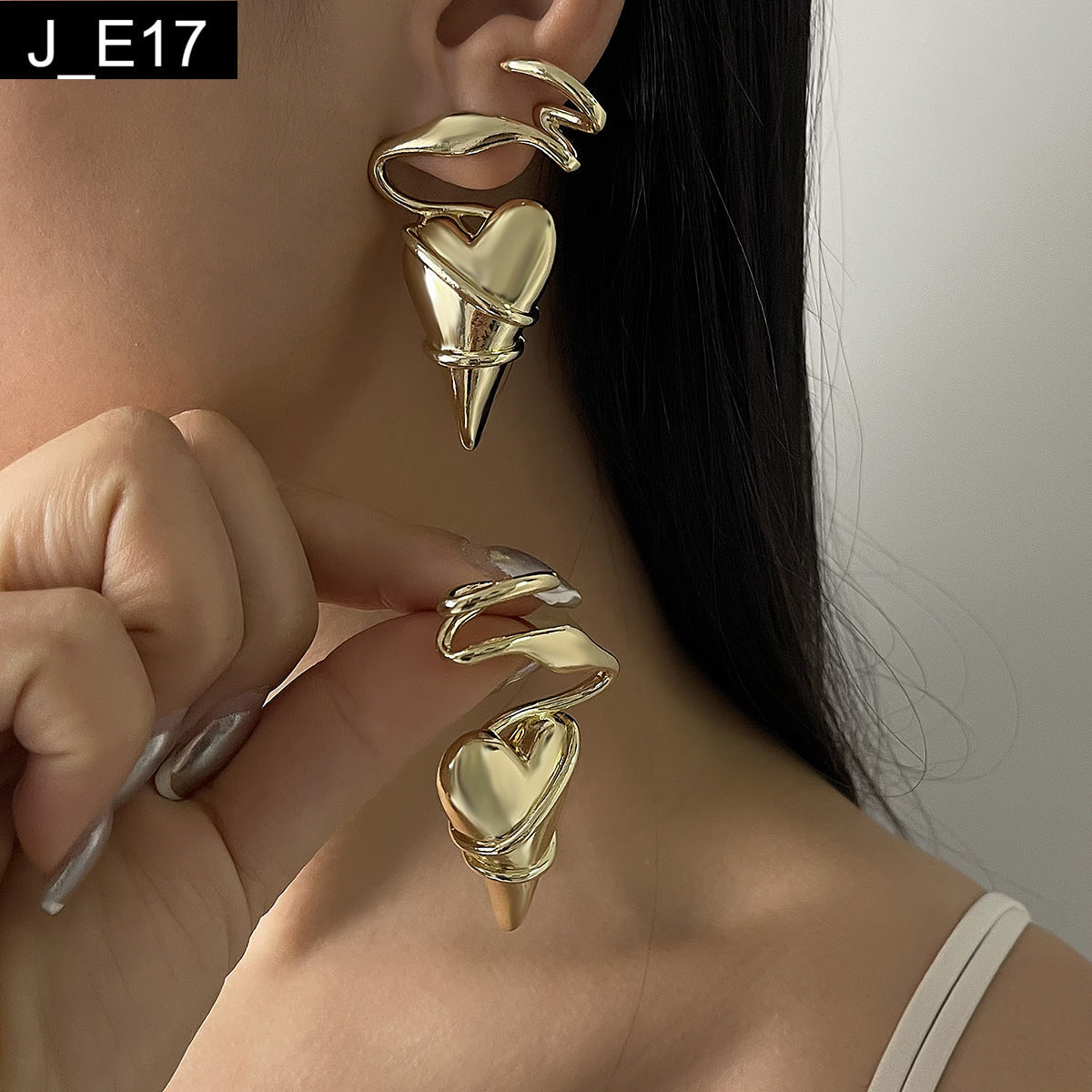 Cupid's Thorn Earring - E17