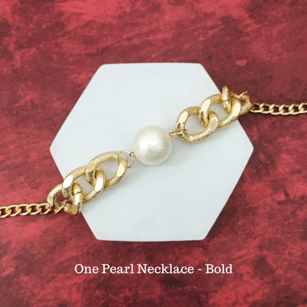 One Pearl Choker - Bold