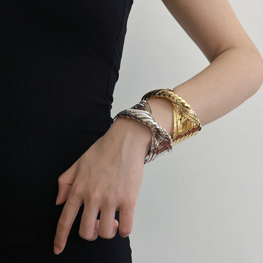 Lumina Weave Handcuff